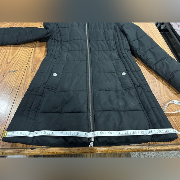 Women’s Old Navy Winter Coat - Picture 6 of 9